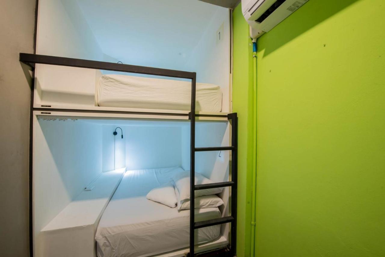 Elixir Hostel Bangkok Bagian luar foto
